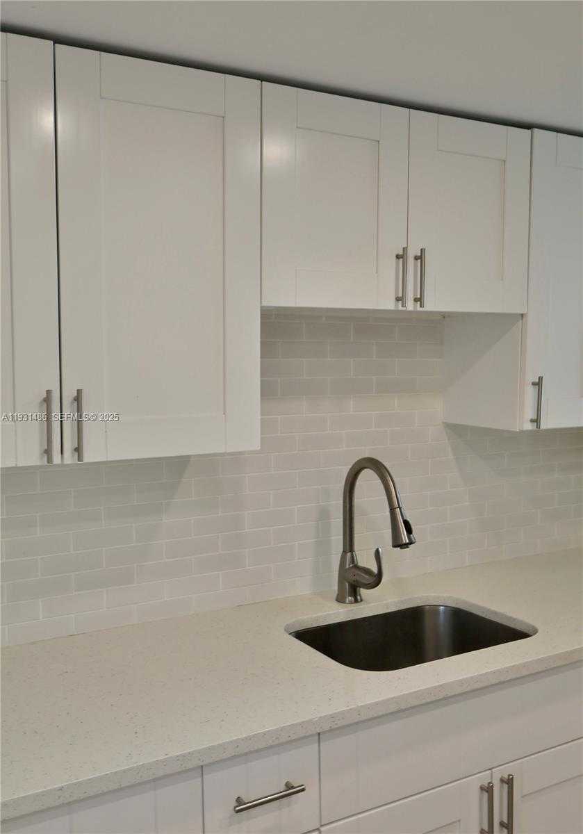 Small Image of 3000 MARCOS DR #P410, Aventura Number 8