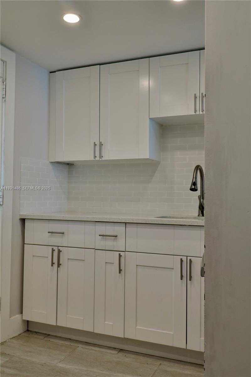 Small Image of 3000 MARCOS DR #P410, Aventura Number 9