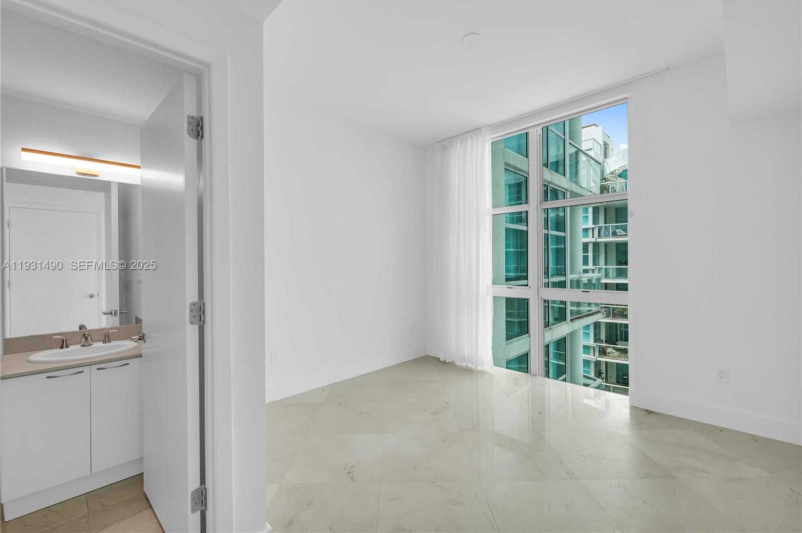 Small Image of 3131 NORTH EAST 188TH ST #2-1005, Aventura Number 22