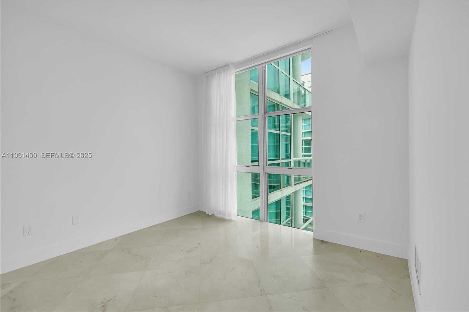 Small Image of 3131 NORTH EAST 188TH ST #2-1005, Aventura Number 24