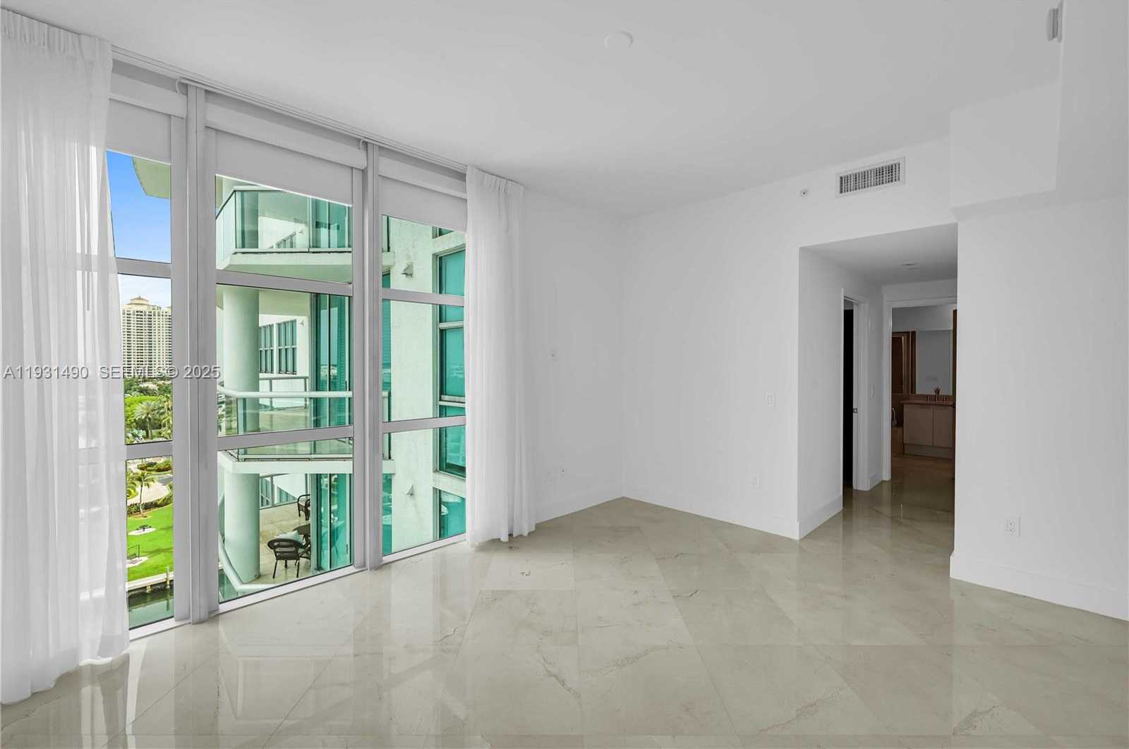Small Image of 3131 NORTH EAST 188TH ST #2-1005, Aventura Number 27