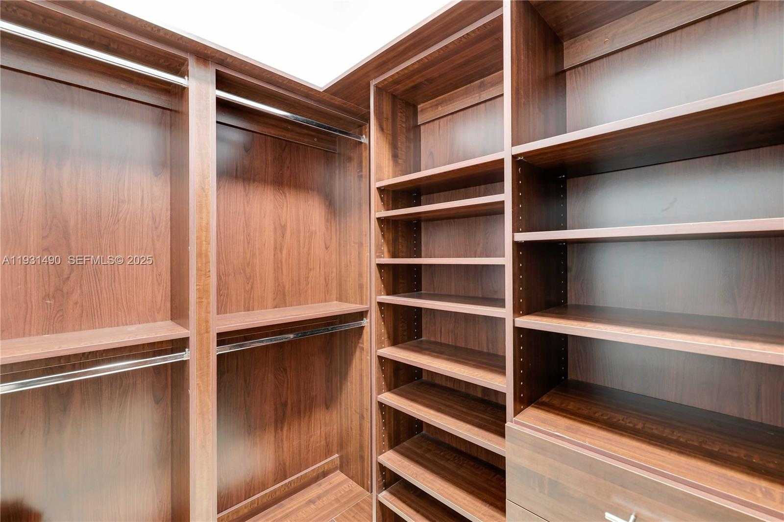 Small Image of 3131 NORTH EAST 188TH ST #2-1005, Aventura Number 29