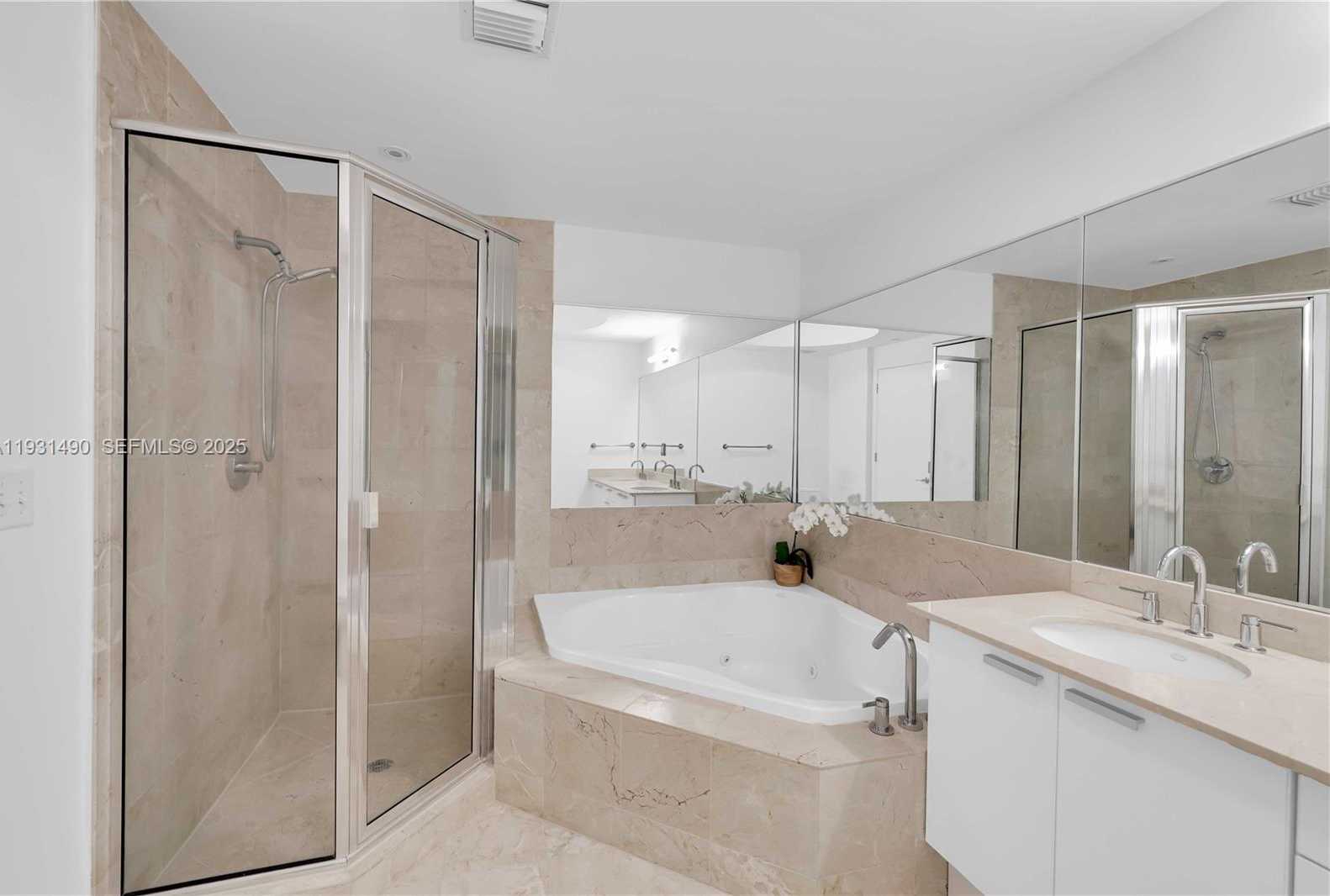 Small Image of 3131 NORTH EAST 188TH ST #2-1005, Aventura Number 32