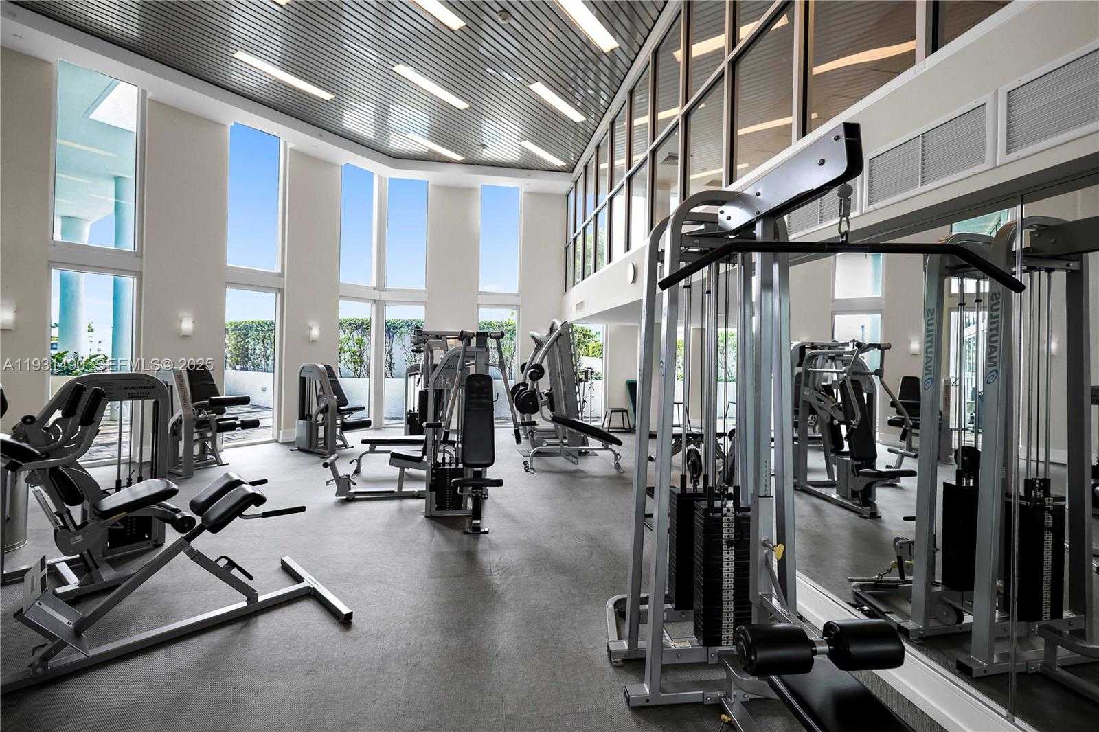 Small Image of 3131 NORTH EAST 188TH ST #2-1005, Aventura Number 37