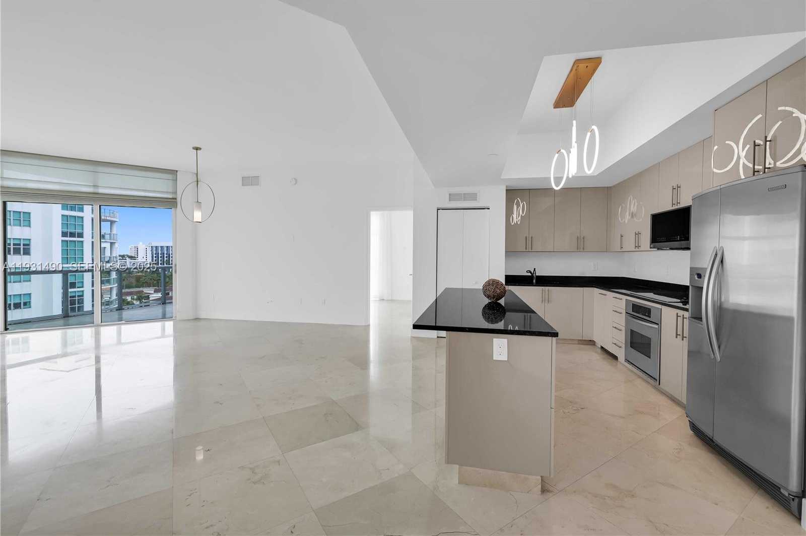 Small Image of 3131 NORTH EAST 188TH ST #2-1005, Aventura Number 4