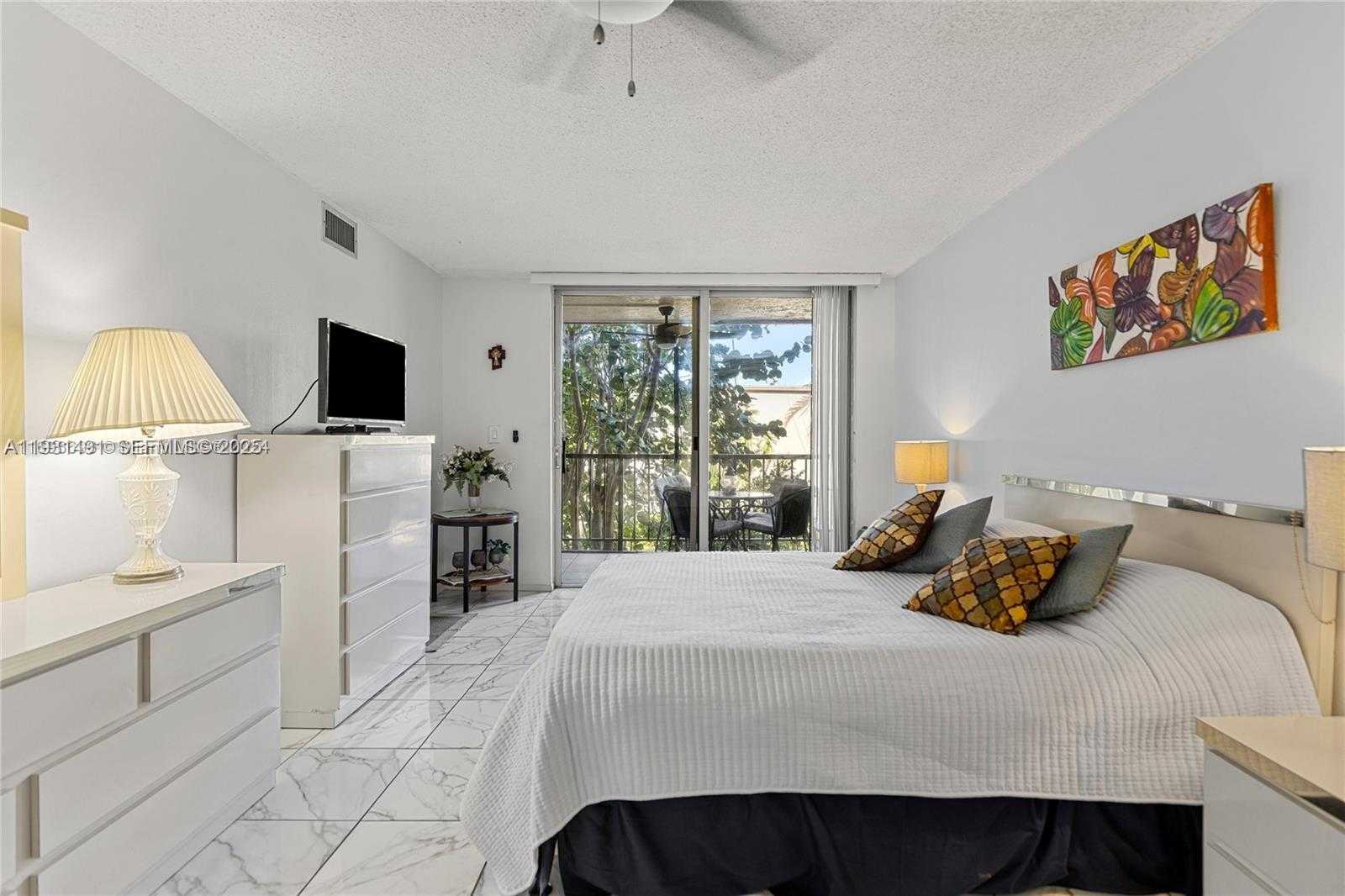 Small Image of 2101 ATLANTIC SHORES BLVD #218, Hallandale Beach Number 11
