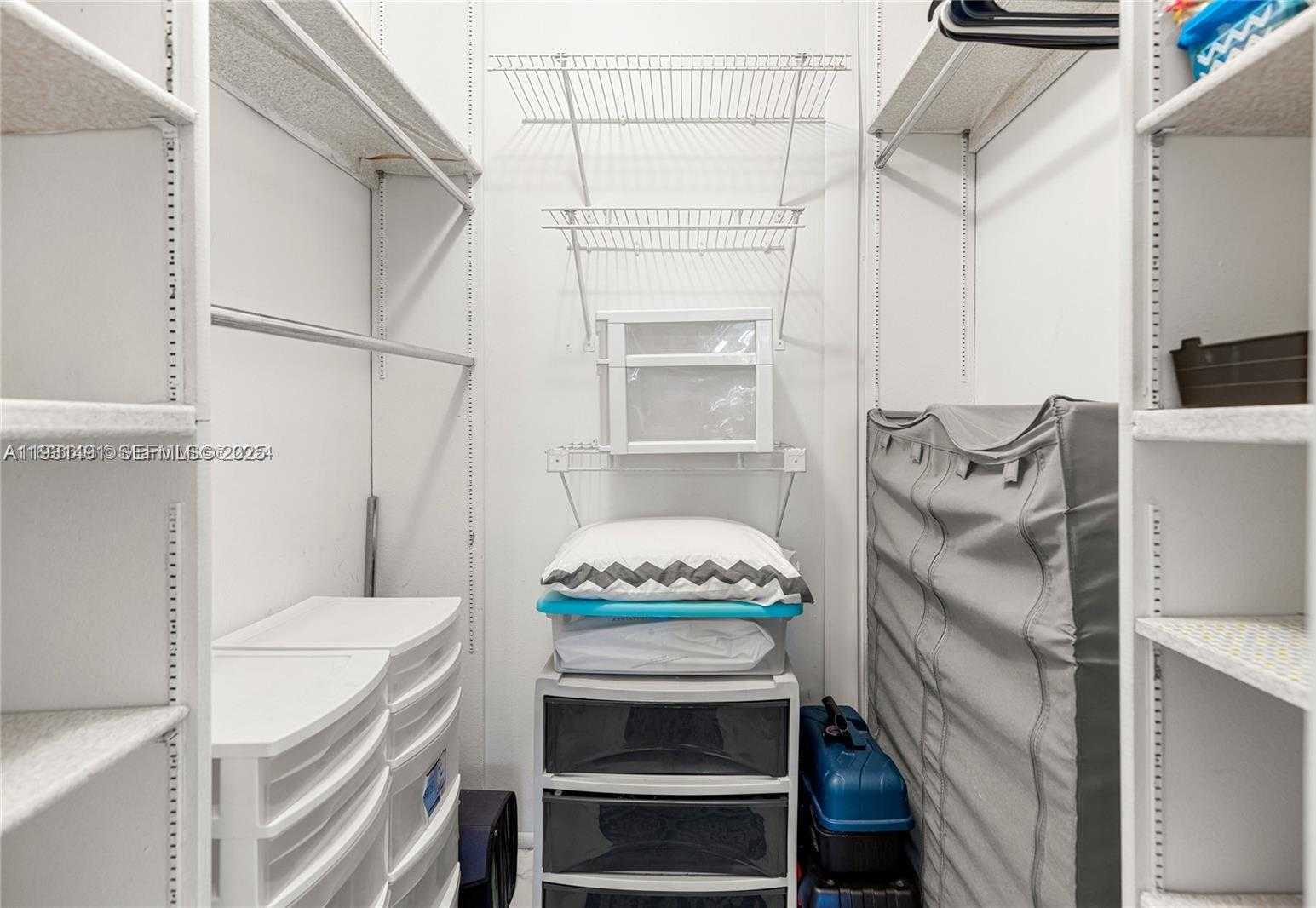 Small Image of 2101 ATLANTIC SHORES BLVD #218, Hallandale Beach Number 12