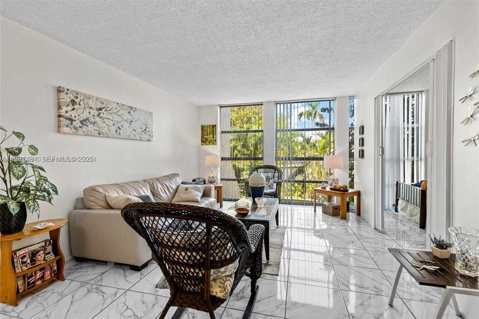 Small Image of 2101 ATLANTIC SHORES BLVD #218, Hallandale Beach Number 3