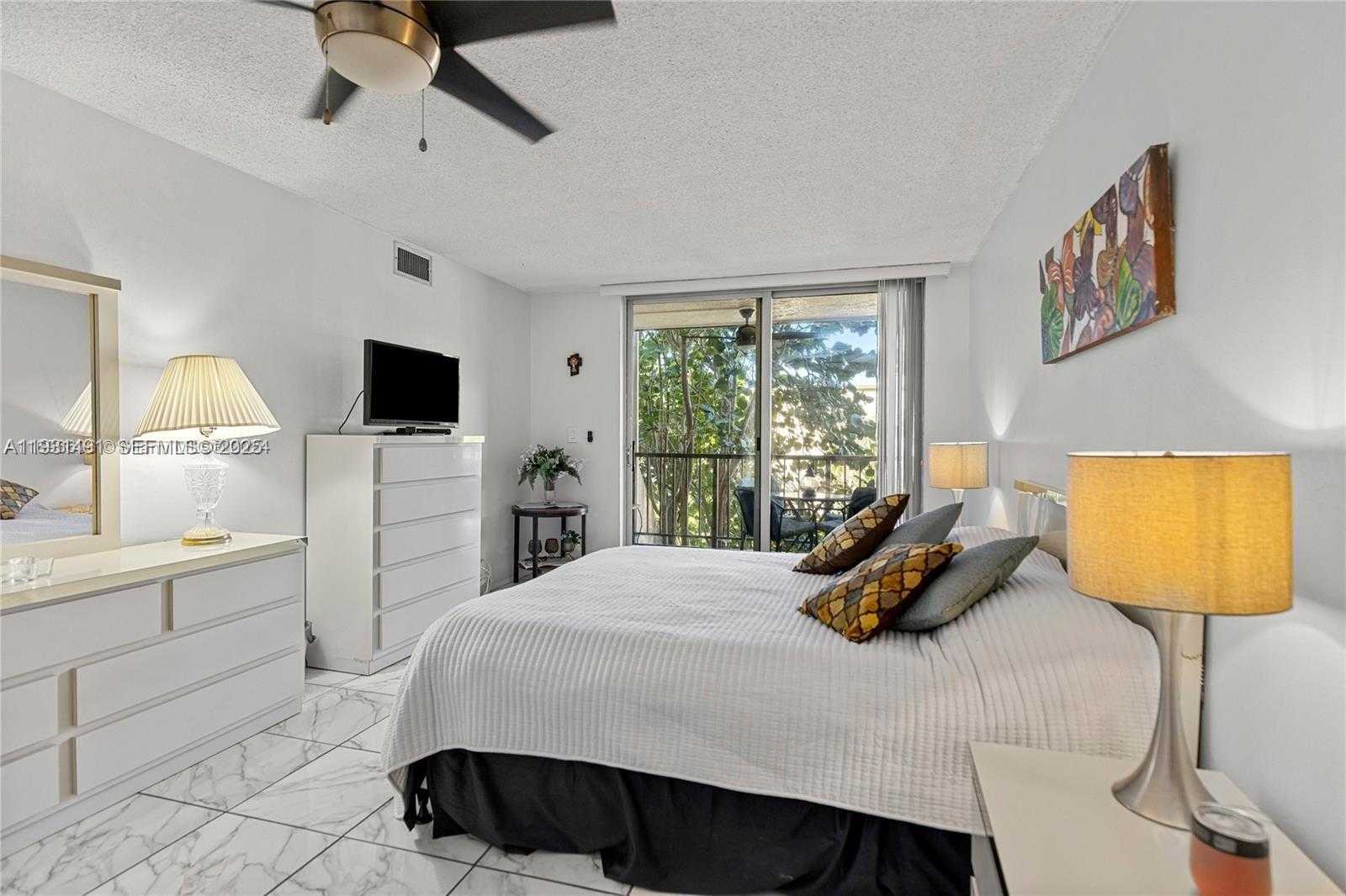 Small Image of 2101 ATLANTIC SHORES BLVD #218, Hallandale Beach Number 8