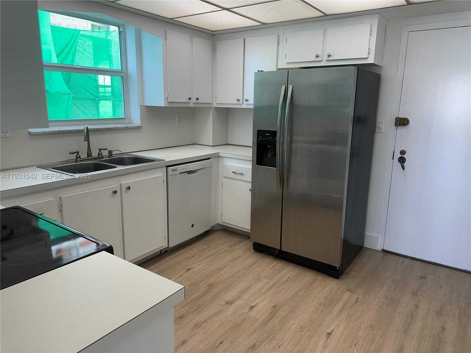 Small Image of 9501 EAST BAY HARBOR DR #5B, Bay Harbor Islands Number 11