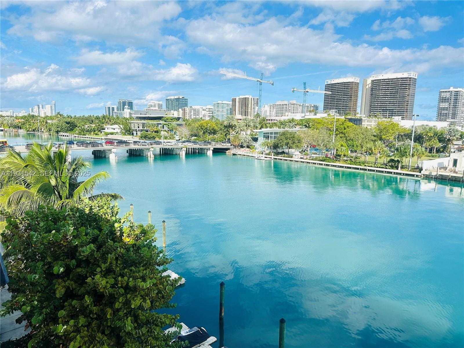 Small Image of 9501 EAST BAY HARBOR DR #5B, Bay Harbor Islands Number 4