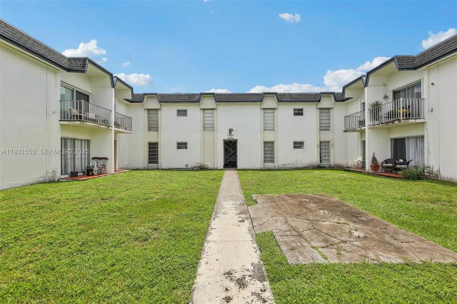 Small Image of 7232 SOUTH WEST 94TH PL #E6, Miami Number 29