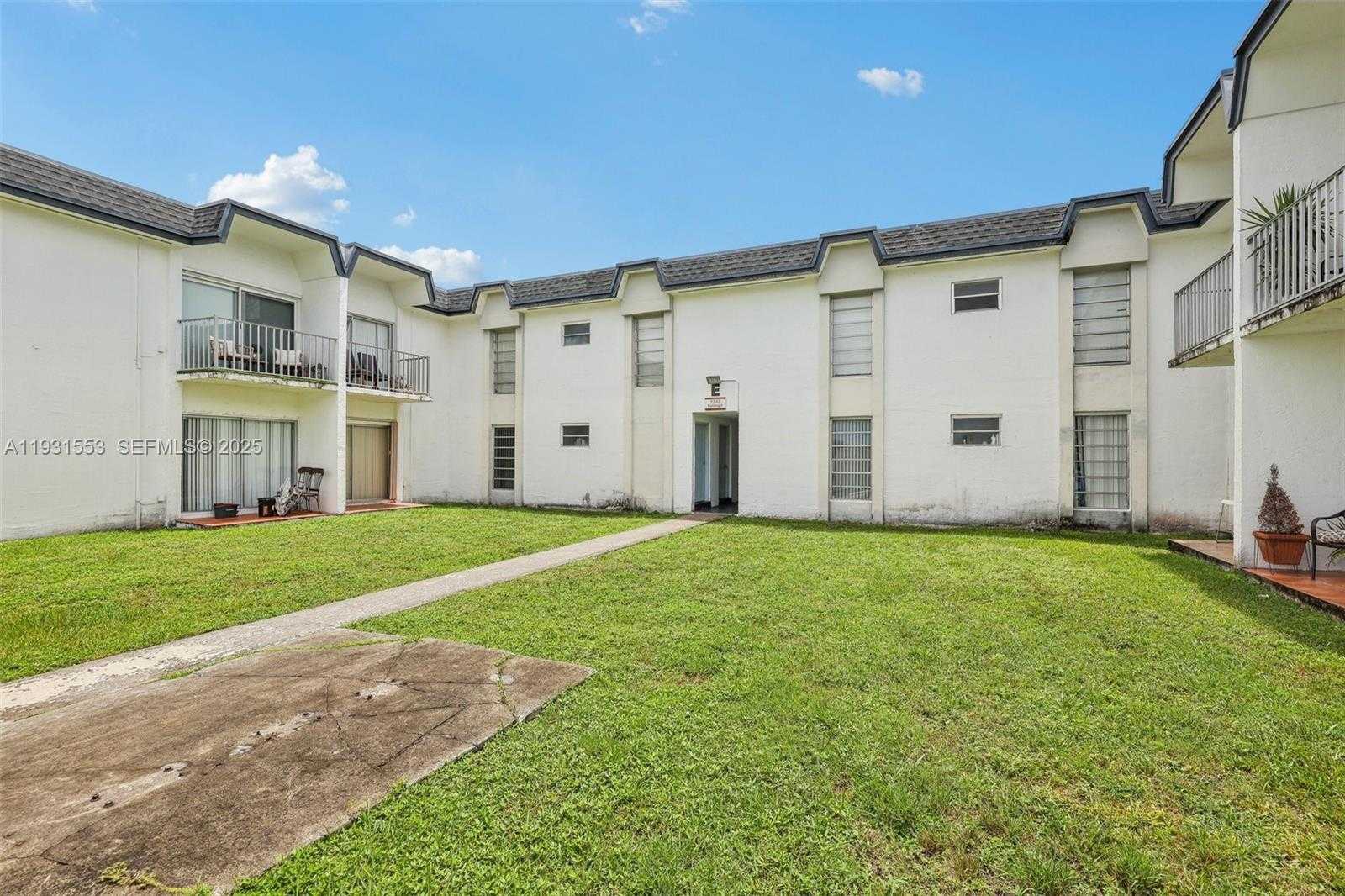 Small Image of 7232 SOUTH WEST 94TH PL #E6, Miami Number 30