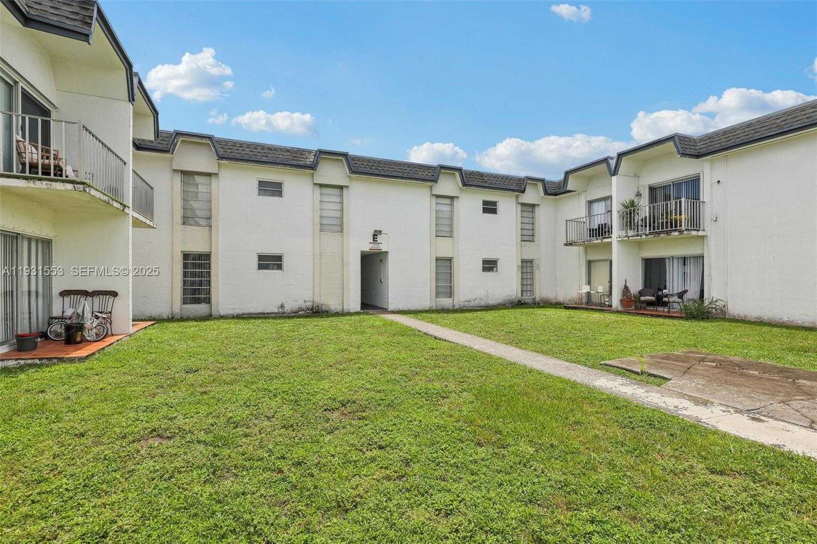 Small Image of 7232 SOUTH WEST 94TH PL #E6, Miami Number 31