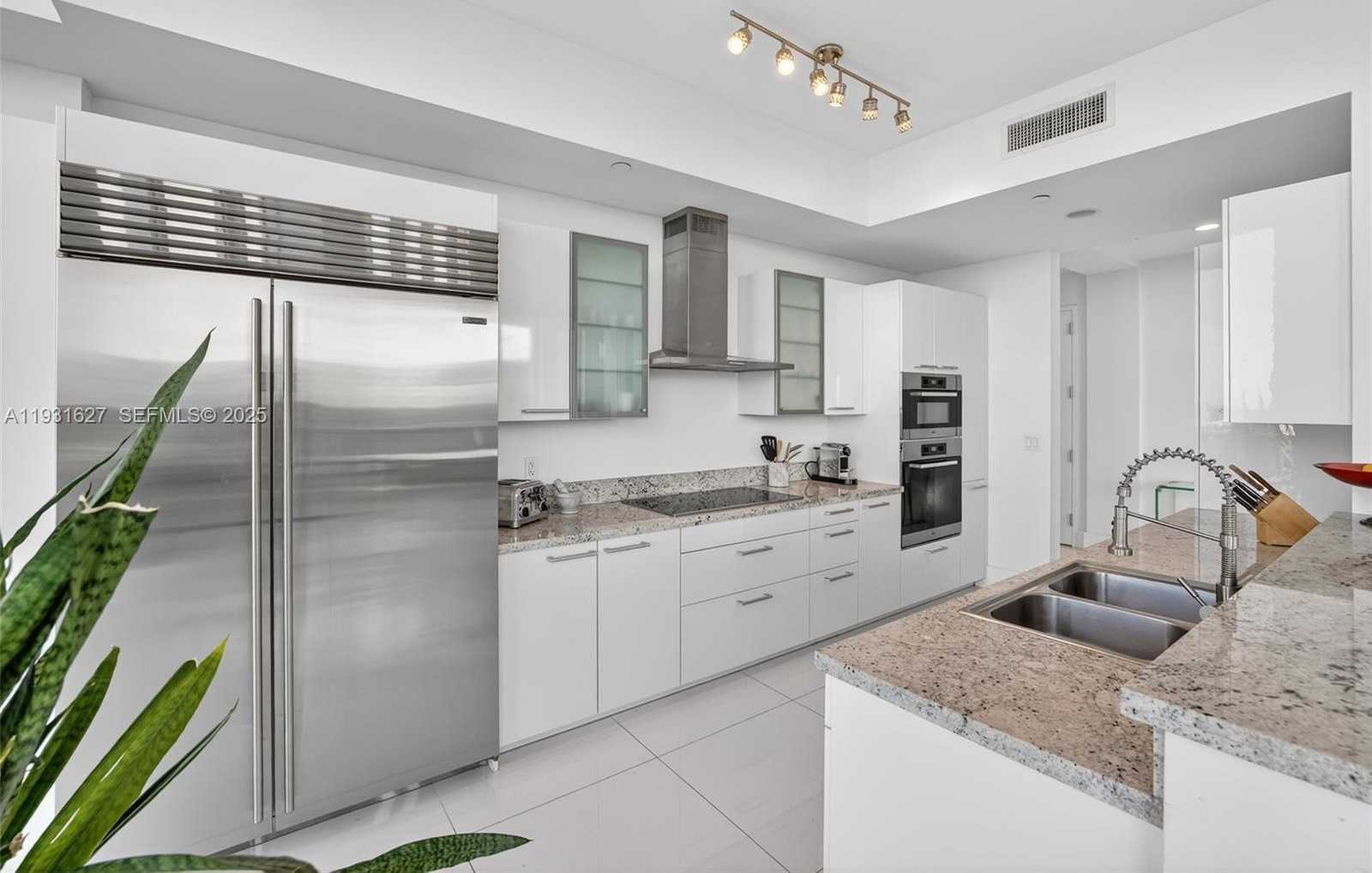 Small Image of 4100 ISLAND BLVD #2303, Aventura Number 10