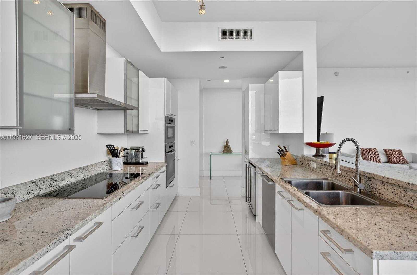 Small Image of 4100 ISLAND BLVD #2303, Aventura Number 11