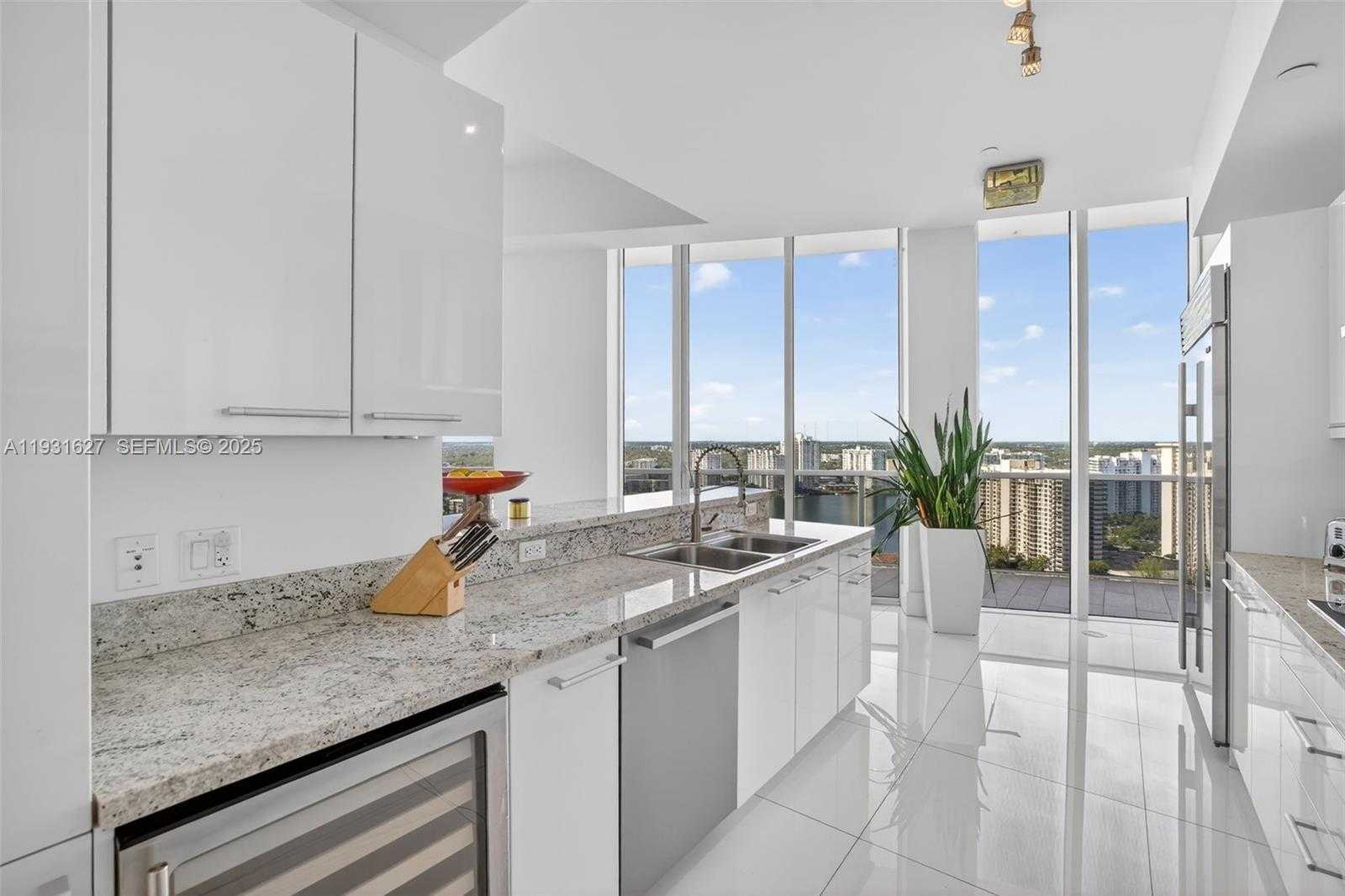 Small Image of 4100 ISLAND BLVD #2303, Aventura Number 14