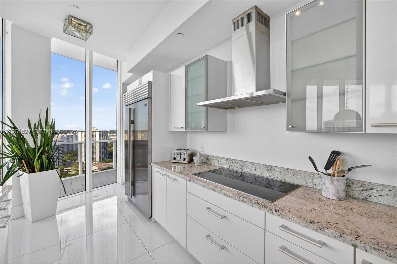 Small Image of 4100 ISLAND BLVD #2303, Aventura Number 16