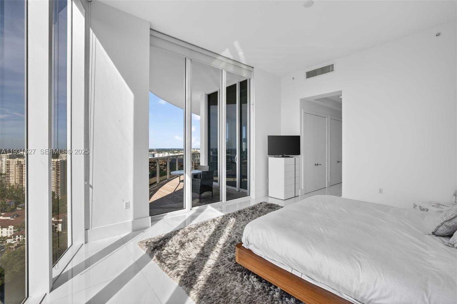 Small Image of 4100 ISLAND BLVD #2303, Aventura Number 19