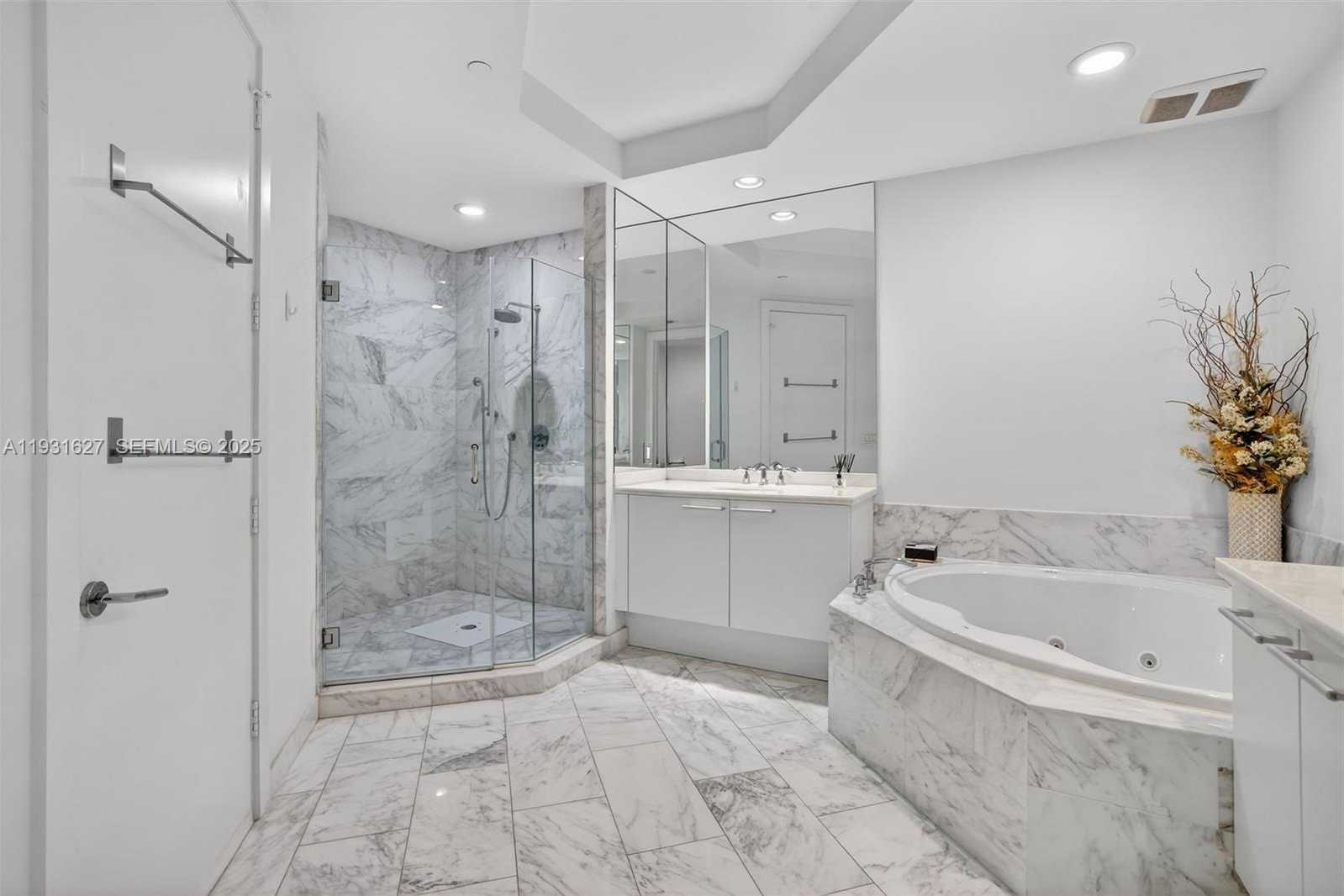 Small Image of 4100 ISLAND BLVD #2303, Aventura Number 22