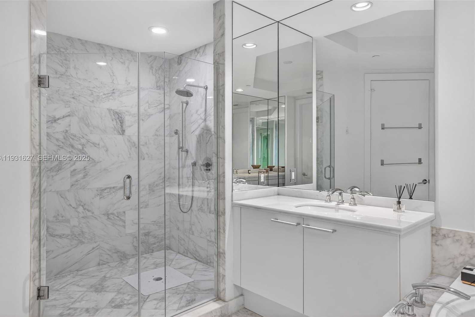 Small Image of 4100 ISLAND BLVD #2303, Aventura Number 24