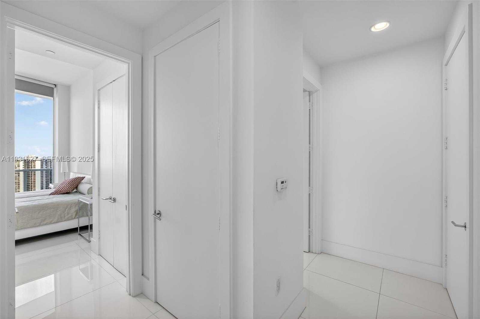 Small Image of 4100 ISLAND BLVD #2303, Aventura Number 27