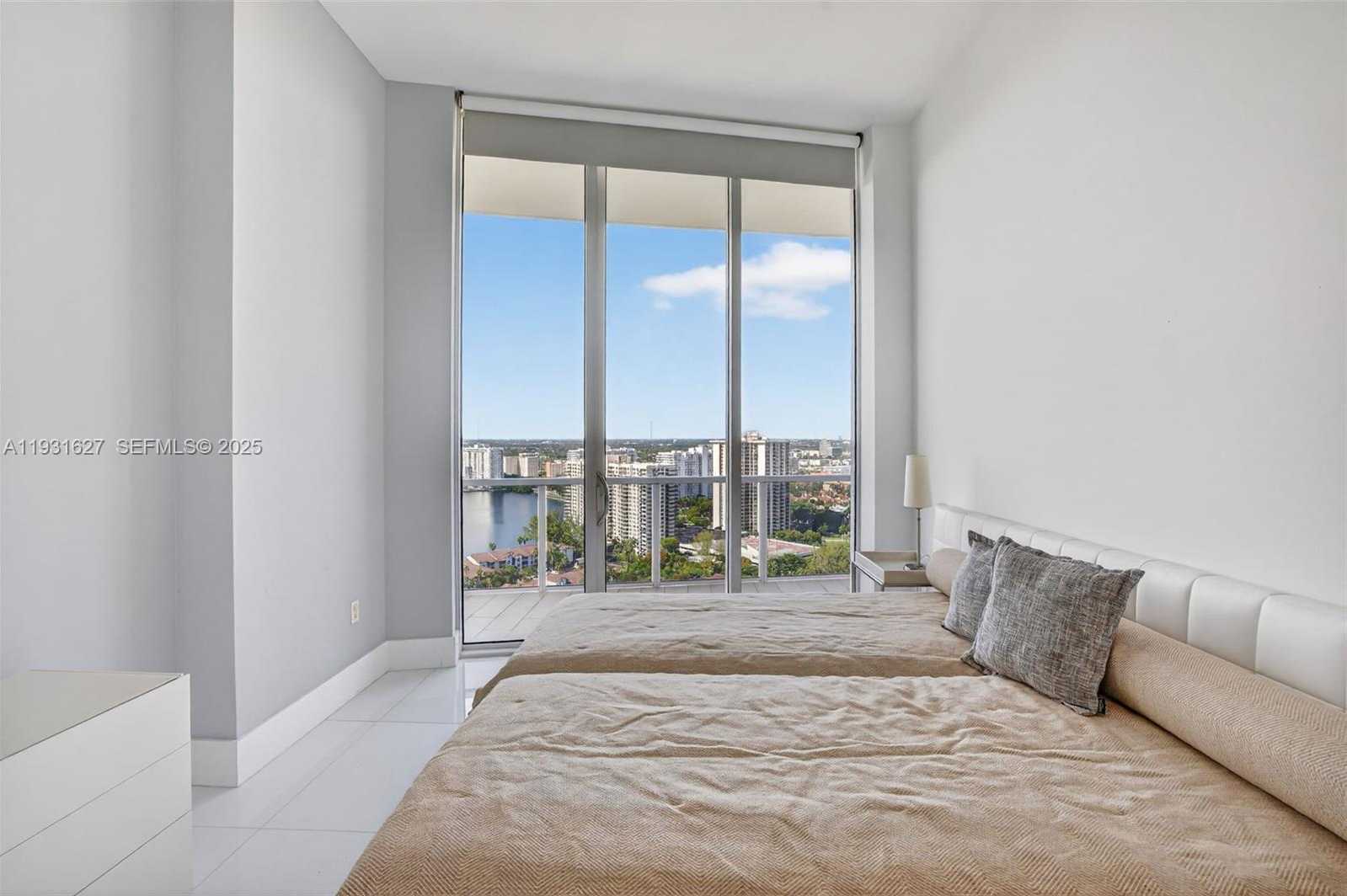 Small Image of 4100 ISLAND BLVD #2303, Aventura Number 29