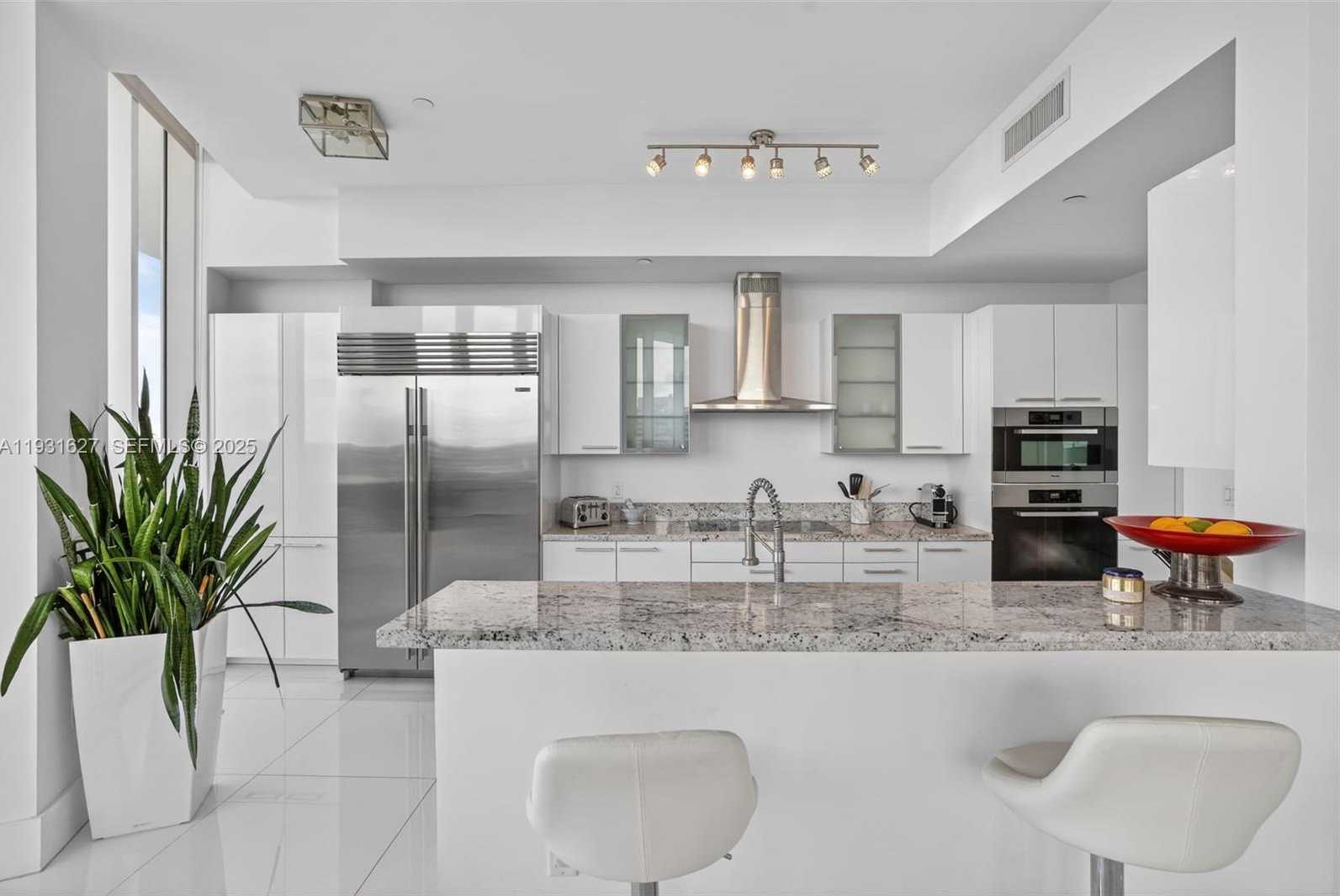 Small Image of 4100 ISLAND BLVD #2303, Aventura Number 8