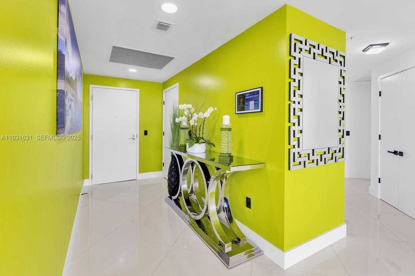 Small Image of 17111 BISCAYNE BLVD #909, North Miami Beach Number 11