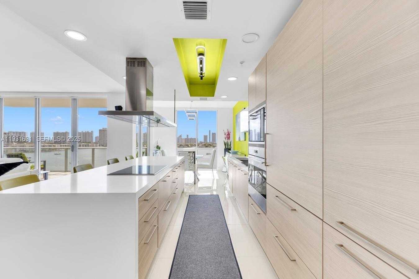 Small Image of 17111 BISCAYNE BLVD #909, North Miami Beach Number 19