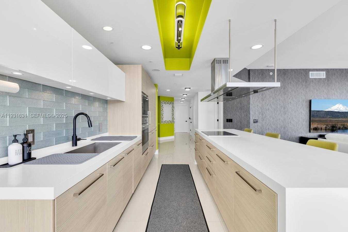 Small Image of 17111 BISCAYNE BLVD #909, North Miami Beach Number 20