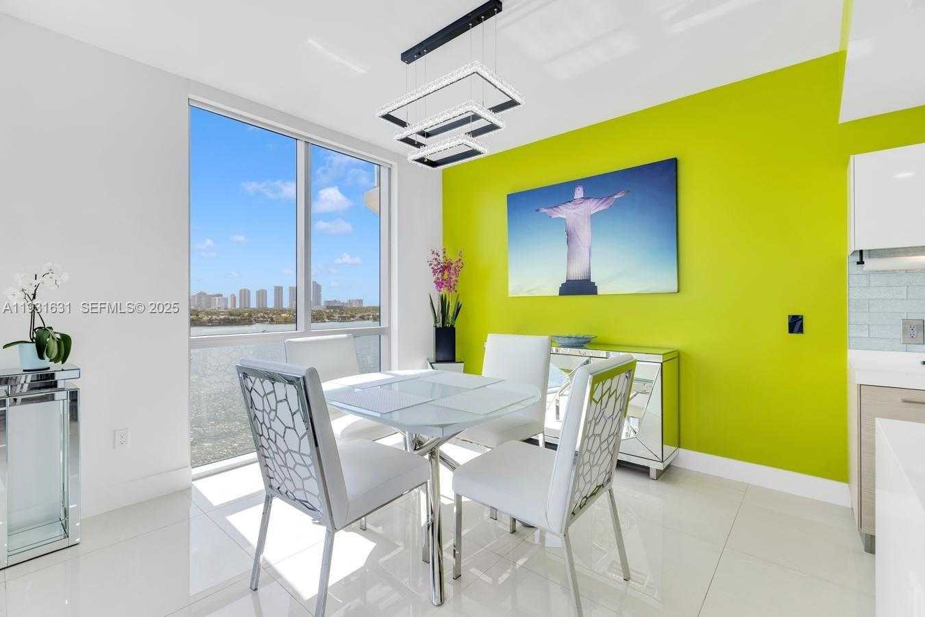 Small Image of 17111 BISCAYNE BLVD #909, North Miami Beach Number 21