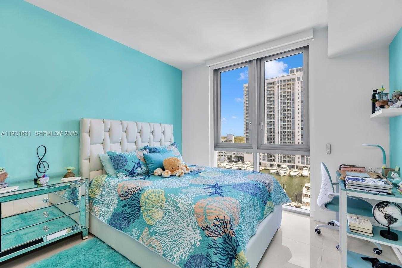 Small Image of 17111 BISCAYNE BLVD #909, North Miami Beach Number 25