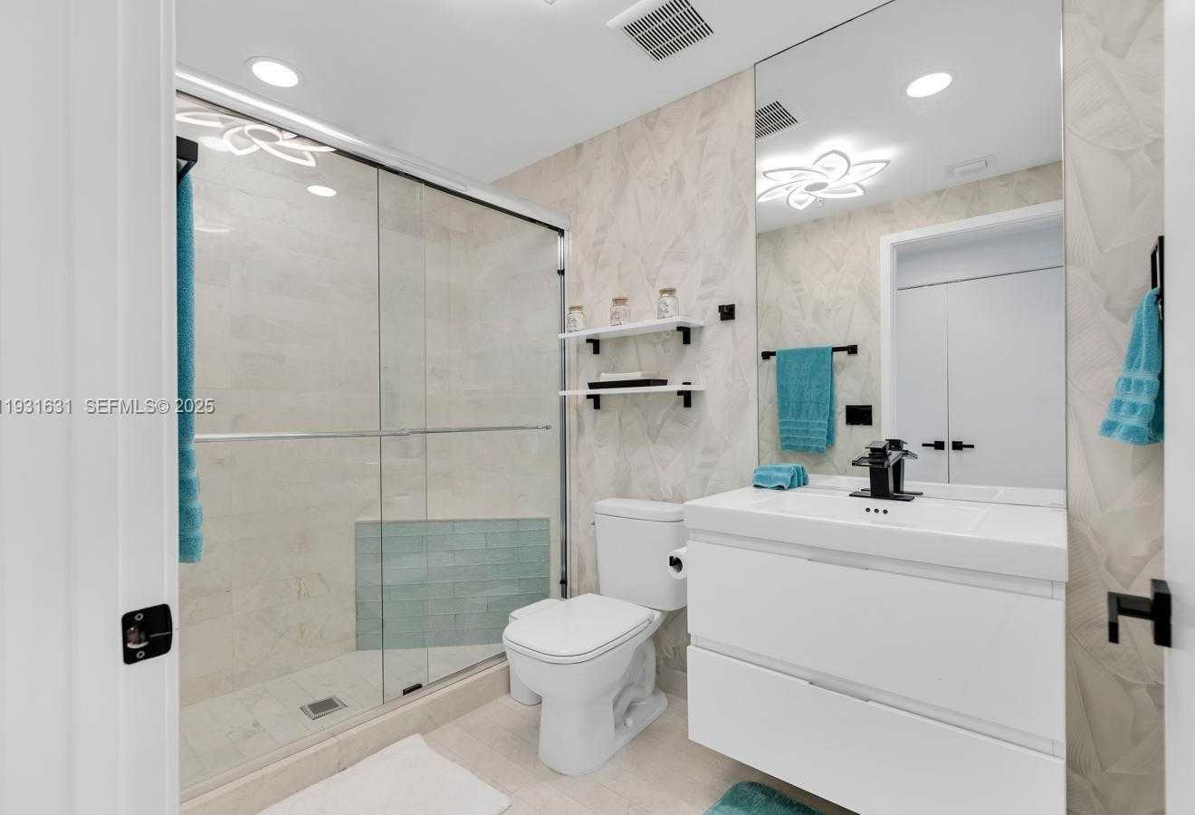 Small Image of 17111 BISCAYNE BLVD #909, North Miami Beach Number 27