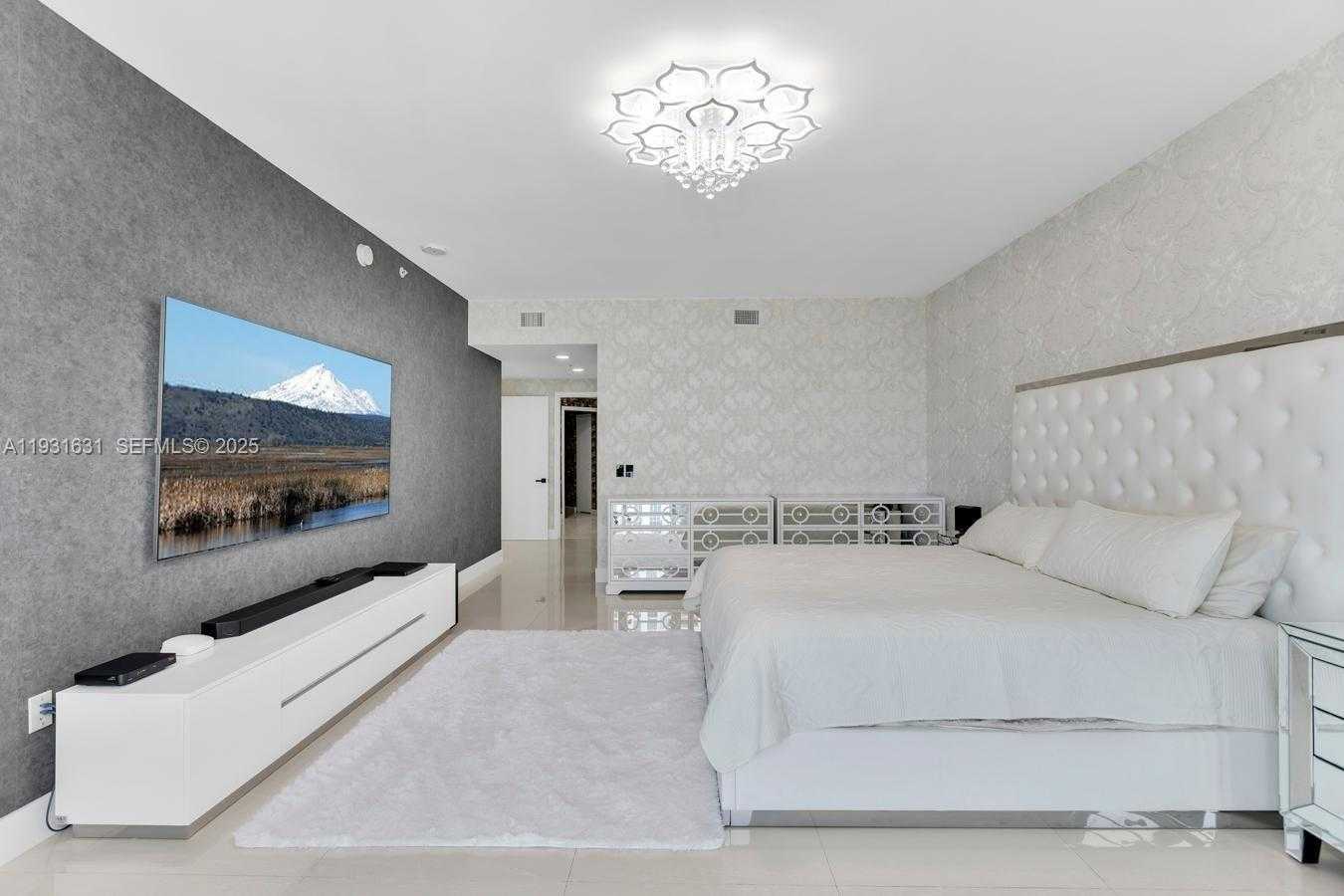 Small Image of 17111 BISCAYNE BLVD #909, North Miami Beach Number 38