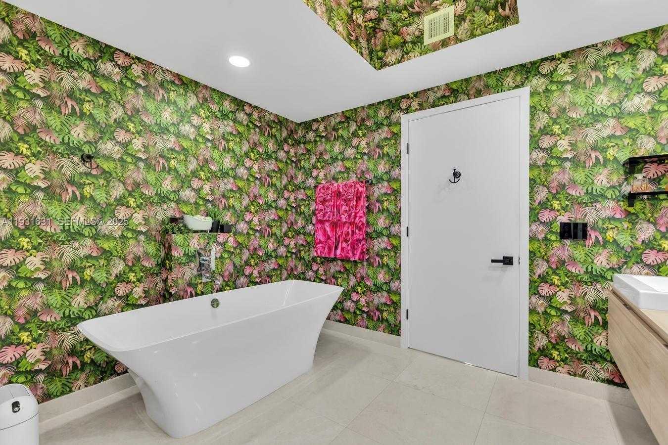 Small Image of 17111 BISCAYNE BLVD #909, North Miami Beach Number 41