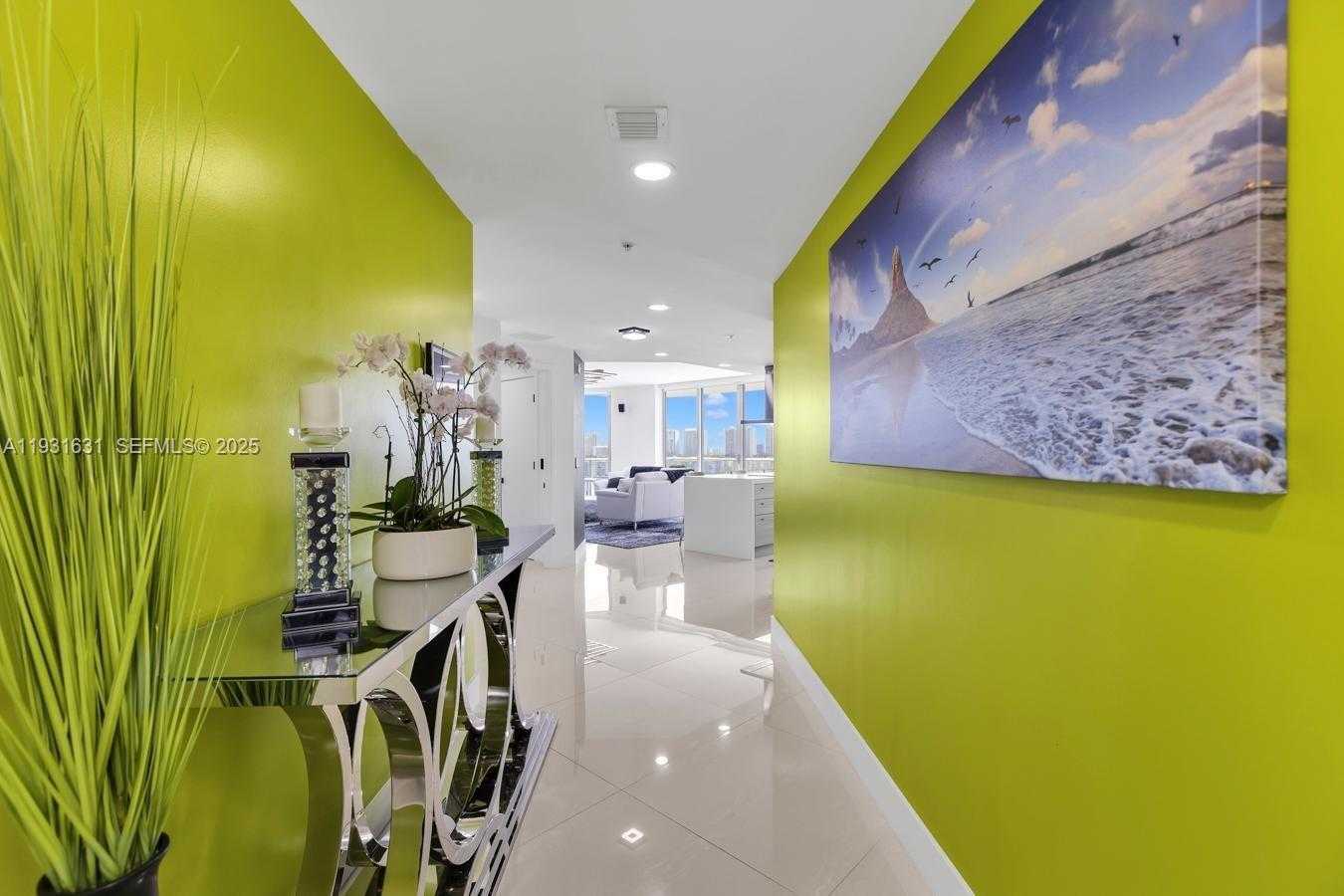 Small Image of 17111 BISCAYNE BLVD #909, North Miami Beach Number 9