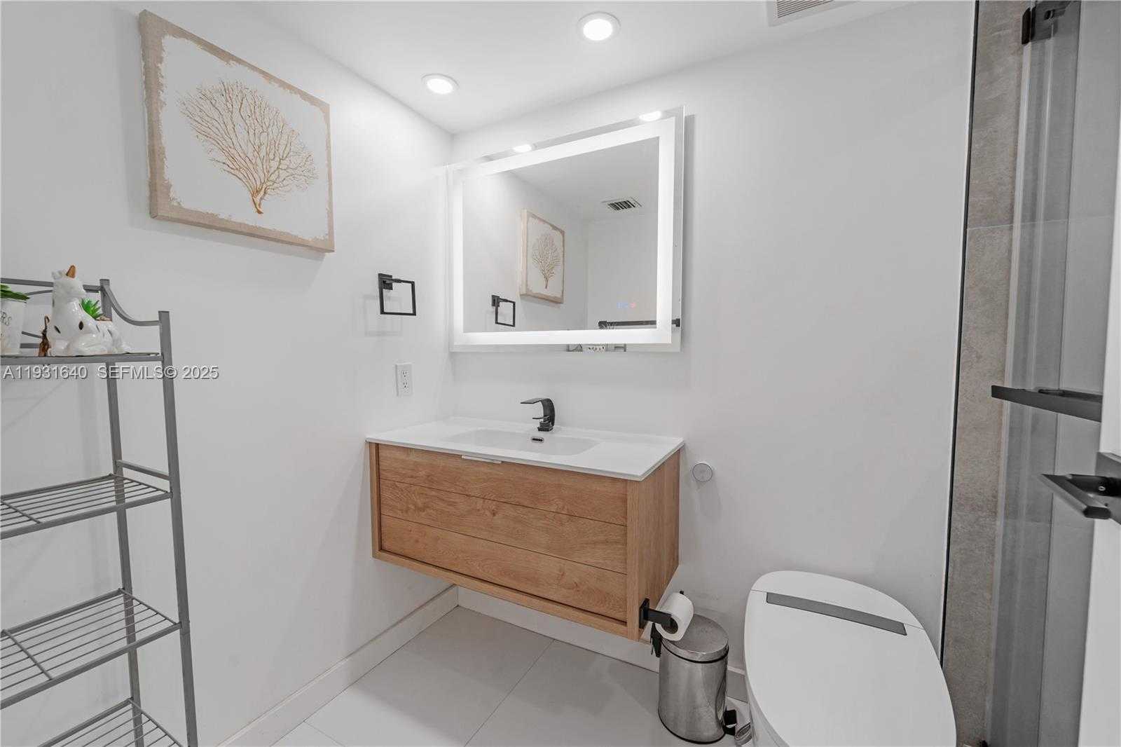 Small Image of 7601 EAST TREASURE DR #819, North Bay Village Number 12