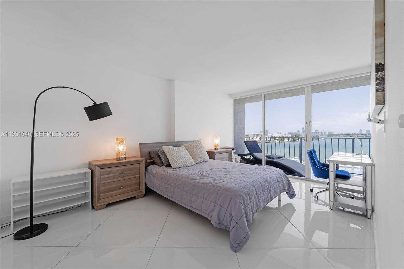 Small Image of 7601 EAST TREASURE DR #819, North Bay Village Number 16