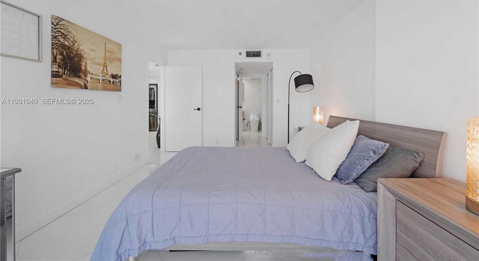 Small Image of 7601 EAST TREASURE DR #819, North Bay Village Number 17