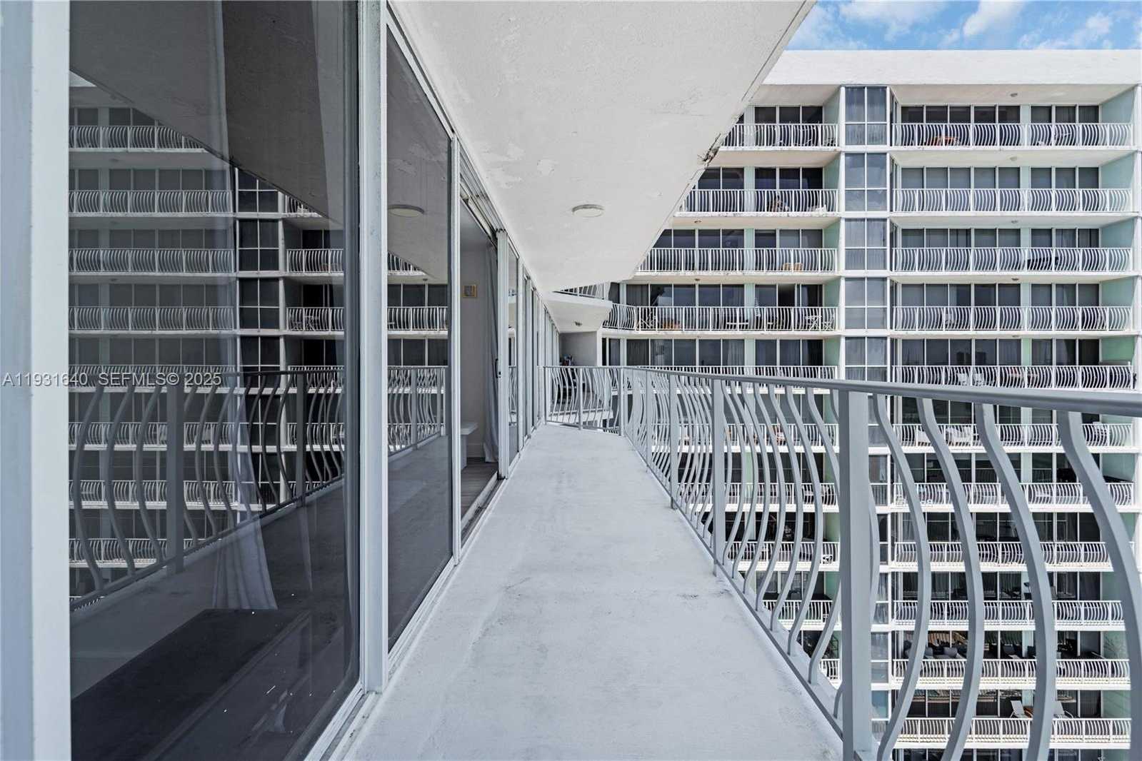 Small Image of 7601 EAST TREASURE DR #819, North Bay Village Number 29