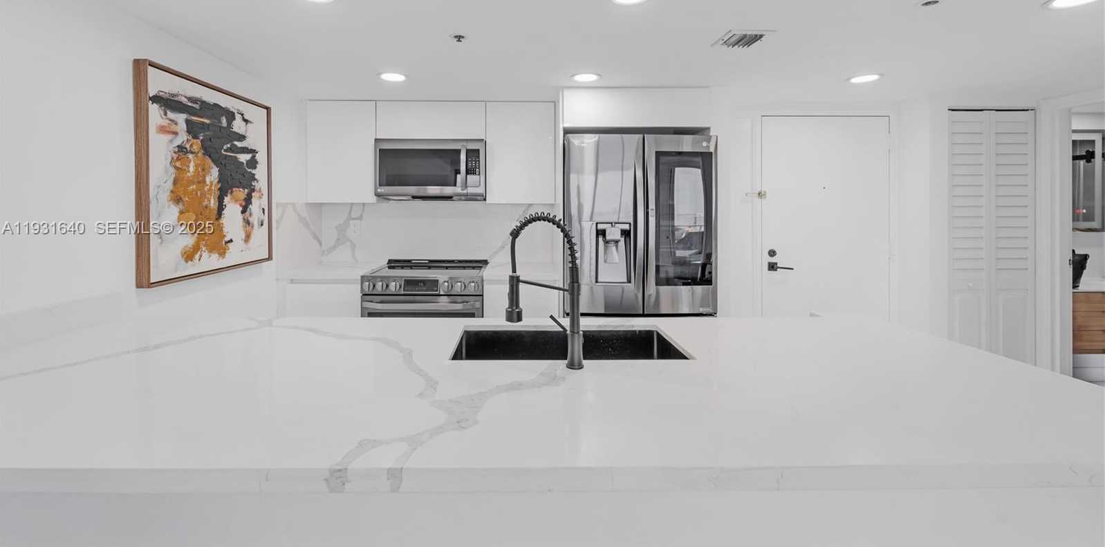 Small Image of 7601 EAST TREASURE DR #819, North Bay Village Number 4