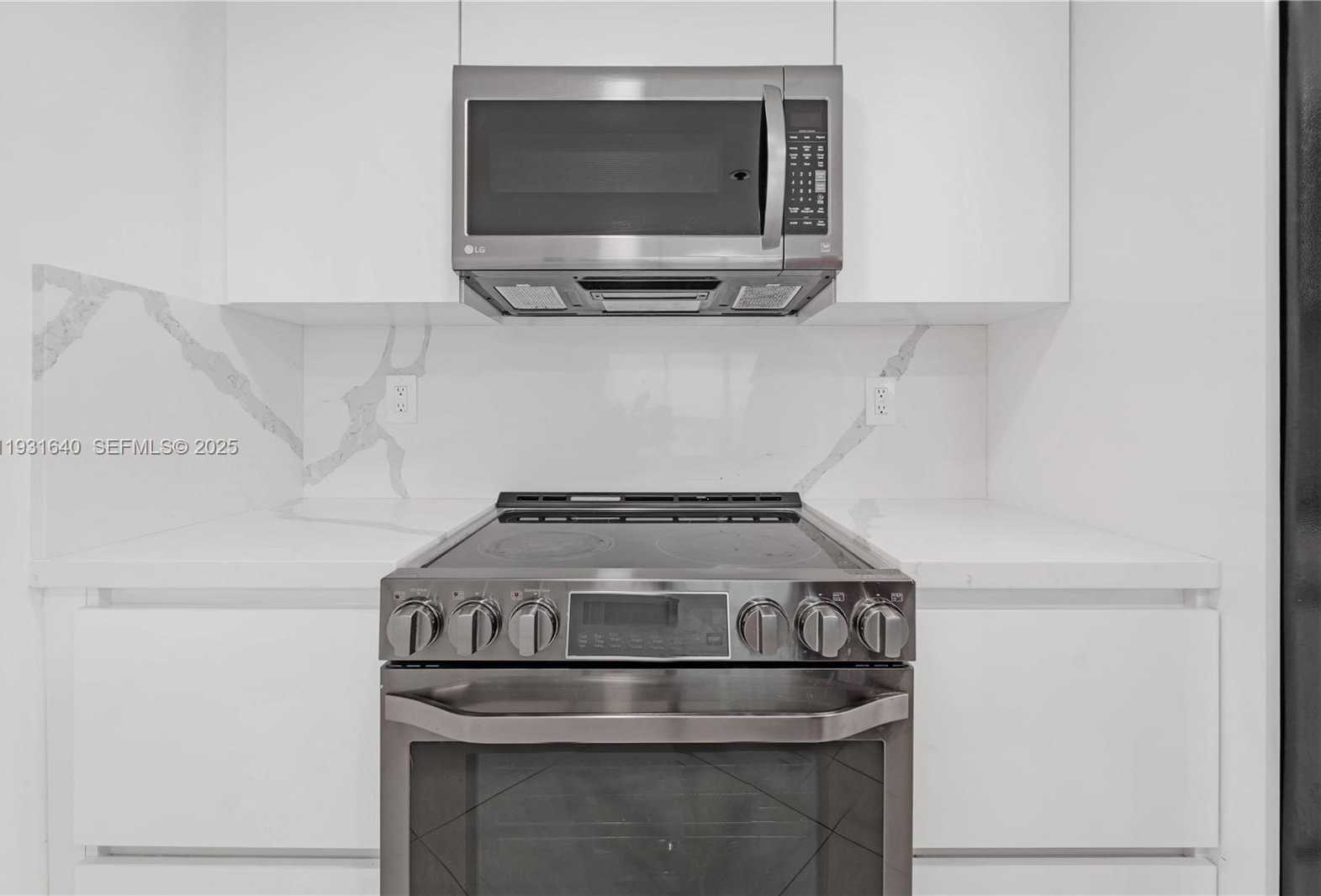 Small Image of 7601 EAST TREASURE DR #819, North Bay Village Number 5