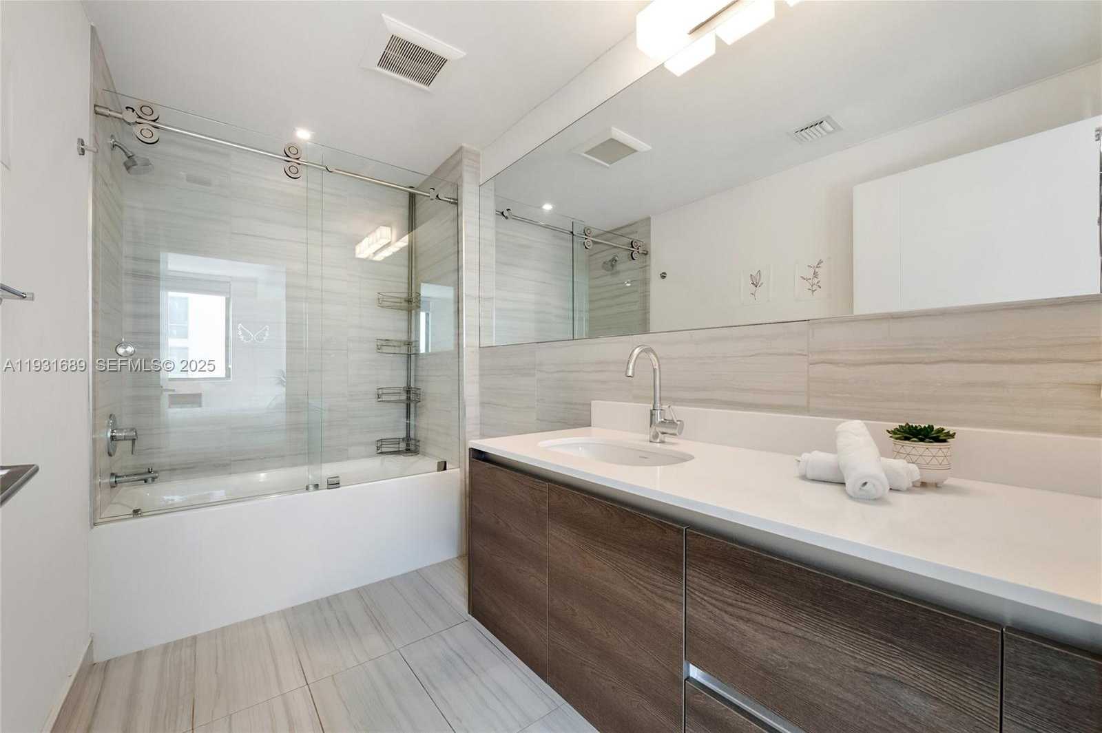 Small Image of 301 ALTARA AVE #509, Coral Gables Number 6