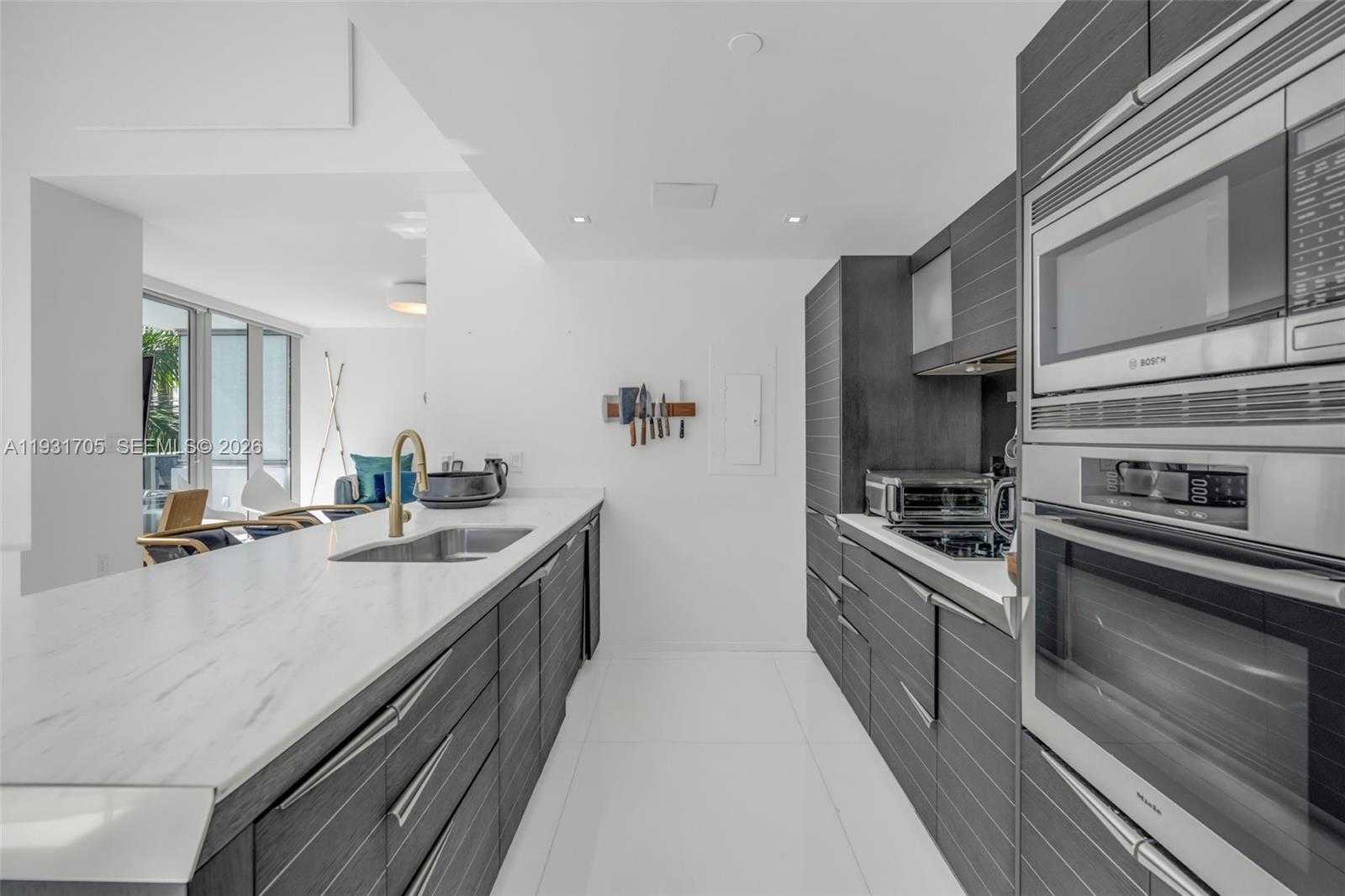 Small Image of 200 BISCAYNE BOULEVARD WAY #309, Miami Number 10