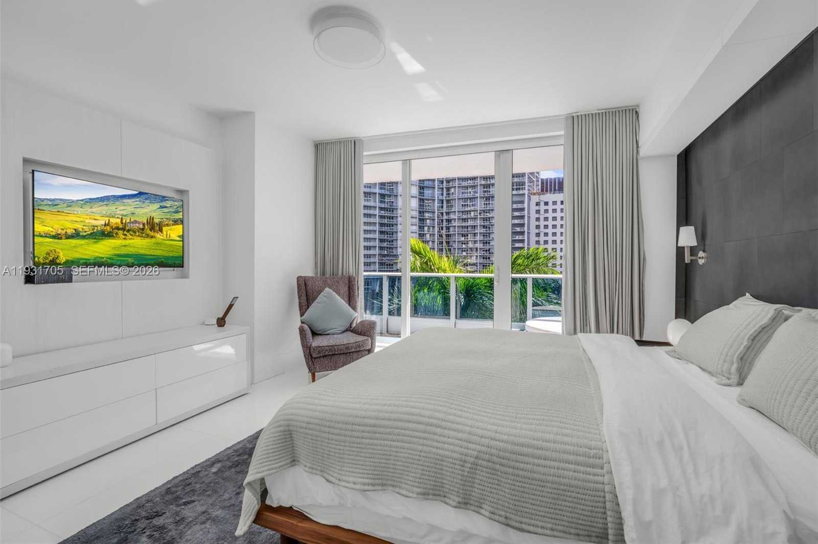 Small Image of 200 BISCAYNE BOULEVARD WAY #309, Miami Number 18