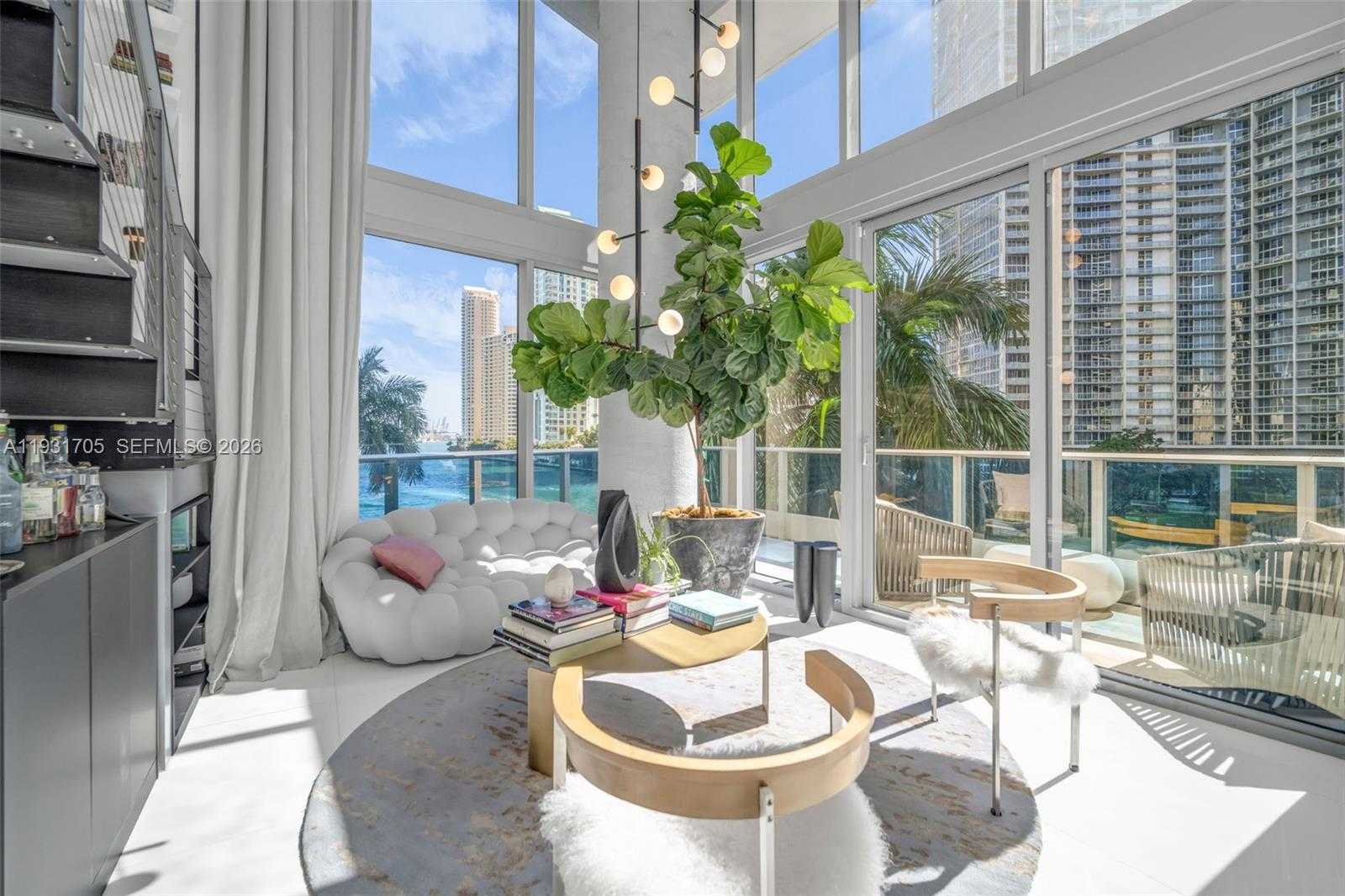 Small Image of 200 BISCAYNE BOULEVARD WAY #309, Miami Number 2