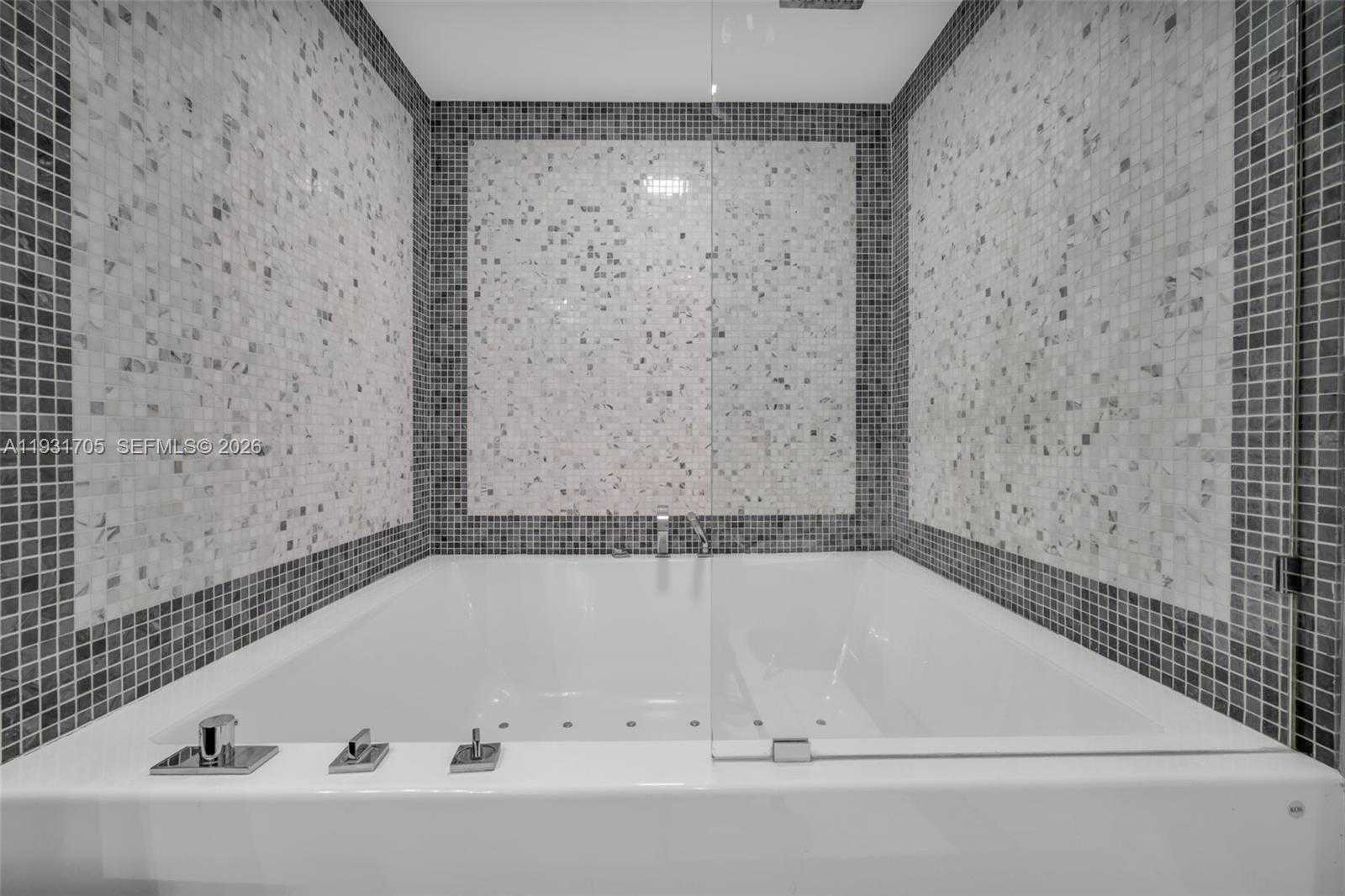 Small Image of 200 BISCAYNE BOULEVARD WAY #309, Miami Number 24