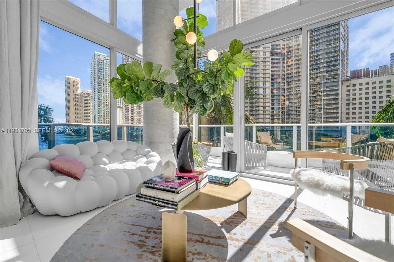 Small Image of 200 BISCAYNE BOULEVARD WAY #309, Miami Number 4