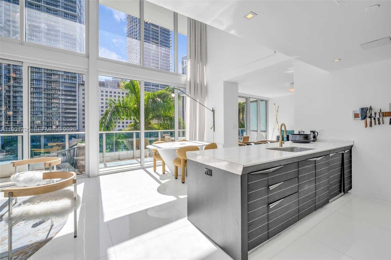 Small Image of 200 BISCAYNE BOULEVARD WAY #309, Miami Number 8